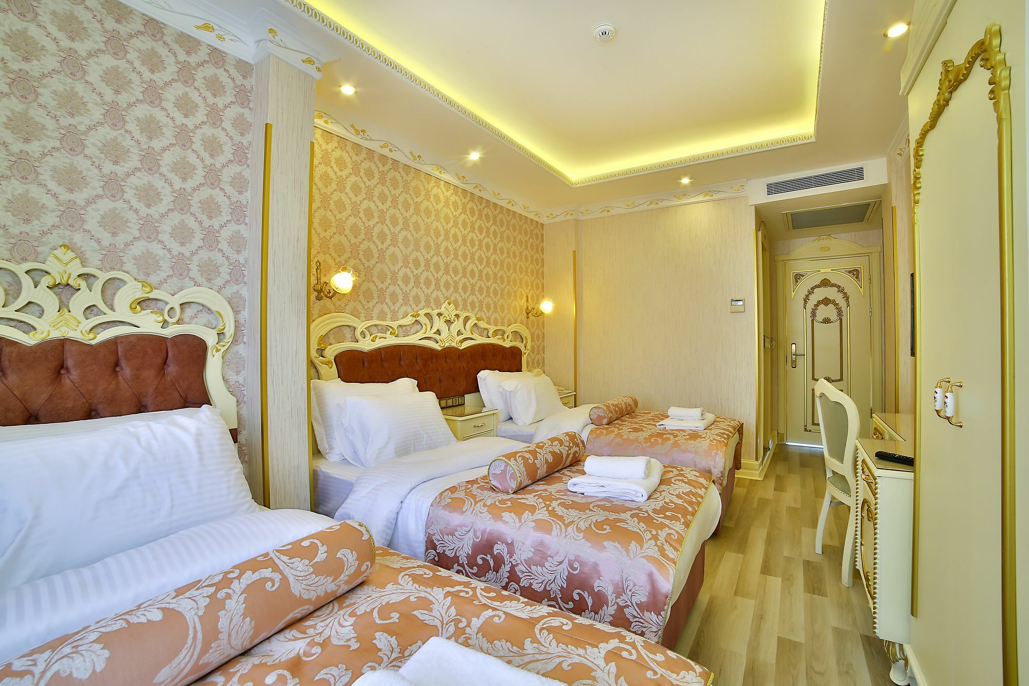 นัยลา พาเลซ โฮเต็ล Hotel อิสตันบูล ภายนอก รูปภาพ